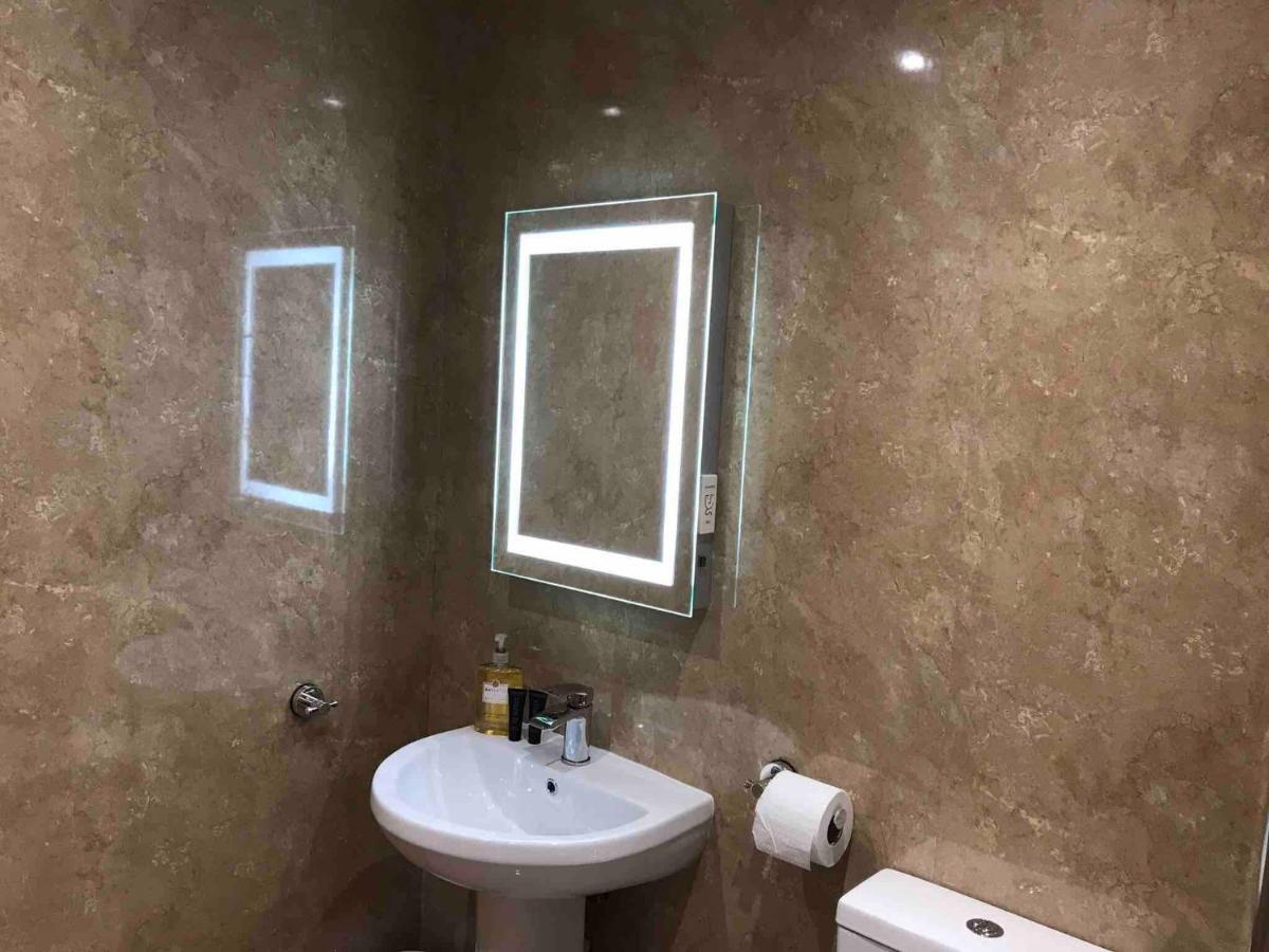 Exclusive Private Double Room, En-Suite Wet Room Private Entrance Forres Exterior foto